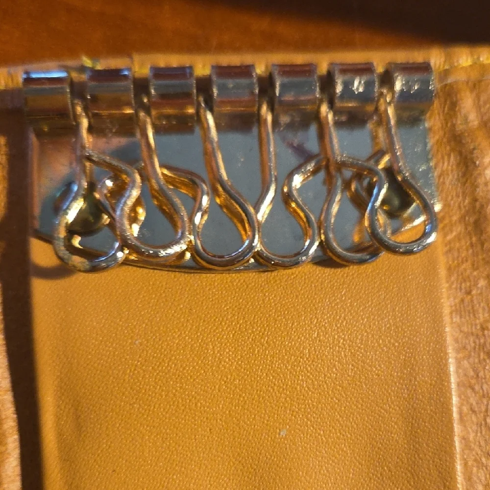 Hunting World Green Leather Key Wallet with Brown Logo